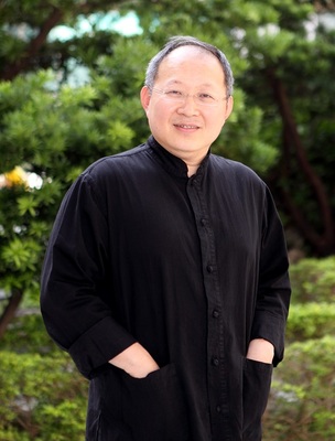 休健系陳建和老師的照片